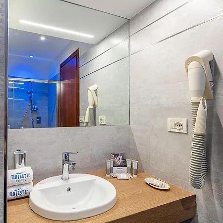 Отель Majestic & Wellness Бибионе