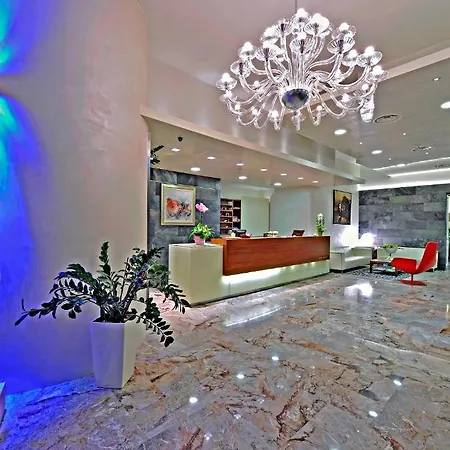 Отель Majestic & Wellness