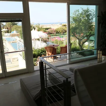 Отель Majestic & Wellness Бибионе