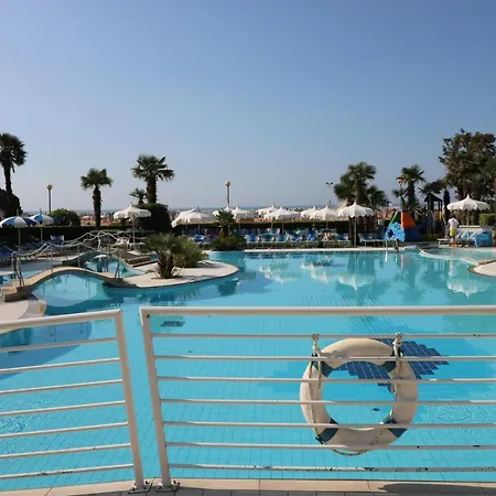 Отель Majestic & Wellness